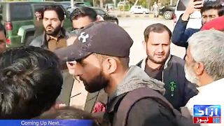 Maryam's tout Hasan Ayub was disrespected by Hamid Mir and expelled from the protest. How will they do journalism.