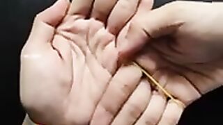 Trik Karet Berpindah - Menembus Telapak Tangan- Its Magic-- Sehari Jago Sulap Rubber