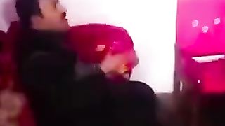 بیوی کسی اور کے ساتھ رنگے ہاتھوں پکڑی گئی