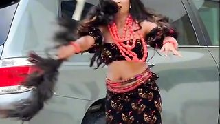 She's doing the igbo beautiful dance