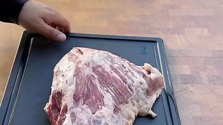 Smoked tritip like a brisket sandwich on the @LoCoCookers smart temp kettle