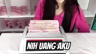 FOLLOW LIKE SHERE LALU COMMENT KALIAN MAU APA ?