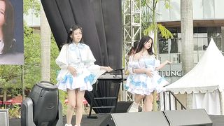Overload Cuteness!!! This Girlband Awesome Dance & Dress