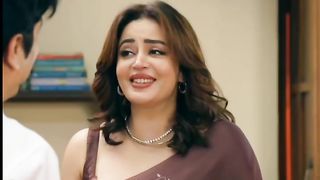 Aur innii pyaari smile....