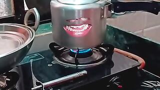 MAN vs COOKER ???? - Cooker reacts ???? - #shorts
