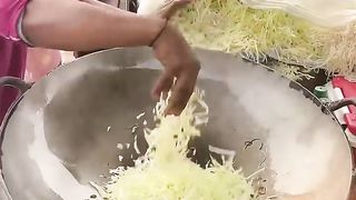 ₹20 wali Soya Chowmein at Saawan Fast Food, Ghanta Ghar, Ghaziabad #youtubeshortsindia #shortsindia