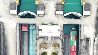 Operation of the locks of the Panama Canal