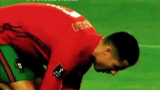 Omg Ronaldo slapped him ????