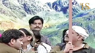 دریا کے کنارے کشتی