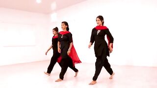 Wedding dance performance 52-gaj-ka-daman