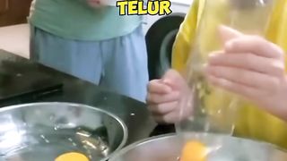 Easy Ways to Move Egg Yolks Only with Used Drink Bottles