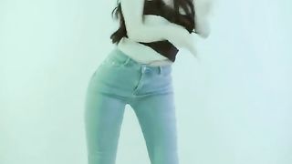 Girls Dance in Jeans