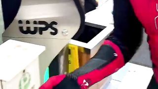 Limpando a escada rolante