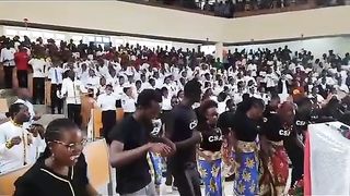 Natamani kuruka nifike kule