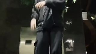 ave moves brake dance lovers :