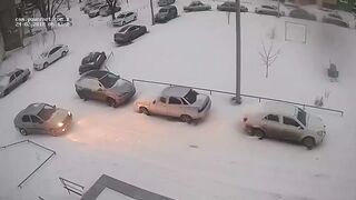 Автомобиль сгорел на глазах у водителя за 10 минут.
