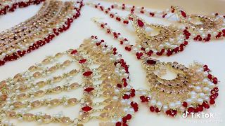 Gold jewelry set