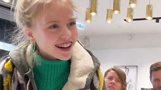Wait for it ????️ Today a 12 years old girl asked me if she can sing with me but I didnt expect her voice to sound like this.