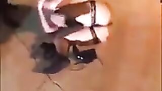 b!tchs fighting on street