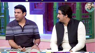 آفتاب  اقبال  نے  ببو  کے  ساتھ  سیلفی  لینے  سے  منع  کر  دیا