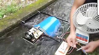 Amizing  video this man actually made a hydroelectric generator