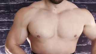 A trick the pros use to make thier lats look bigger