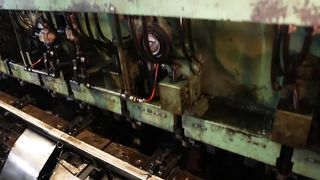 ストーブを大量生産するプロセス。日本の大手暖房器具・空調機器メーカー