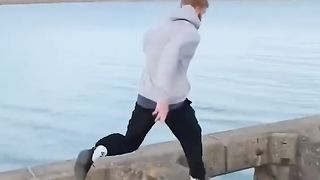 Cet homme a un talent particulier
