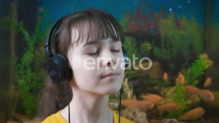 Listen to Peaceful Music: A Moment of Tranquility