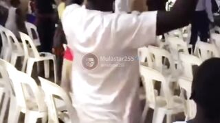 KIJANA AKICHEZA MAPIANO KANISANI #SHUUU