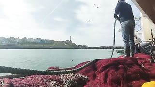 ‏الألم سيجعلك أقوى! والخوف سيجعلك أكثر شجاعة!  و البحر  سيتكفل بالبقية ????????