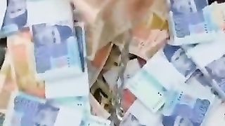 Money ????????????????????