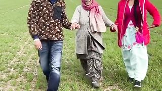 Gippy grewal mother