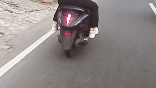 Sedang asik di atas motor