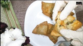 Crispy Alu Matar Samosa Recipe | Perfect Tea Time Snack | Easy & Delicious