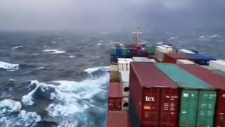 disaster at the Indian ocean oil ship sinking
