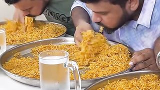 WORLD’S SPICIEST KOREAN NOODLES CHALLENGE???? 30 PACKETS OF KOREAN NOODLES???? #shorts #foodie #spicy.