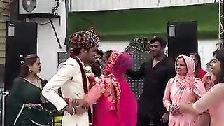 Nach na jany angan tehrra