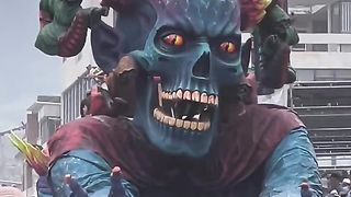 Imponente Desfile Magno en el Carnaval de Negros y Blancos
