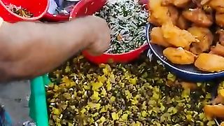 Yummy Masala Jhal Muri - Jhal Muri of Dhaka - Street Food Bangladesh