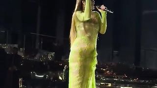 But we stil aint got the new album #rihanna #rihannanavy #ambani #ambaniwedding #anantambani #radhikamerchant #