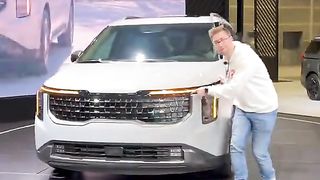 Watch out Toyota Sienna! If anyone is working to take down the minivan king, it’s the 2025 Kia Carnival!