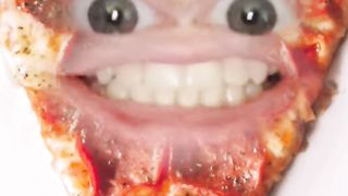 Самая вкусная пицца ???? поёт песенку #shorts #смешныевидео #comeon