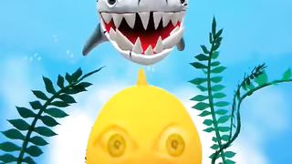рыбка уплывает от акулы и поет песенку #shorts #мемы