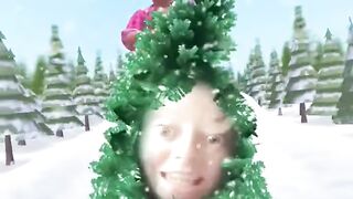 Новогодняя ёлочка убегает от медведя и поет песенку #shorts #смешныевидео #comeon!