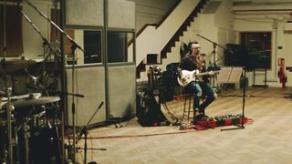Morgan Wallen - Graveyard Whistling (Abbey Road Sessions)