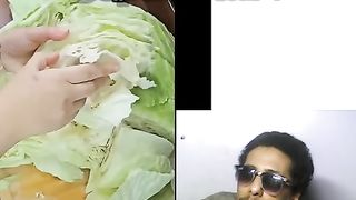 ضيعتي نص عمرك بتقطعي الكرنب بالطريقة العادية ????