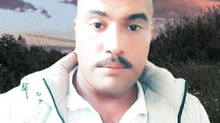 الفلوس نعمه لاكن في نفس الوقت ملعونه