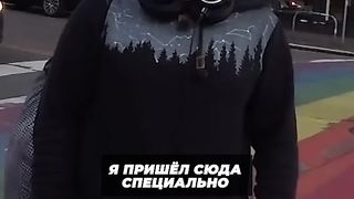 ЭТО РАЙОН ДЛЯ ГЕЕВ! Диалог священника и ЛГБТ-активистки #shorts