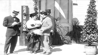 Charlie Chaplin - The Masquerader